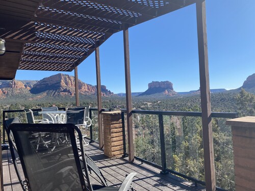 🌅 Perfect Couples Getaway | Private Hot Tub | Panoramic Red Rock Views