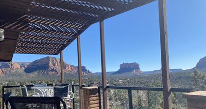 🌅 Perfect Couples Getaway | Private Hot Tub | Panoramic Red Rock Views