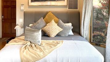 1 bedroom, iron/ironing board, travel crib, free WiFi