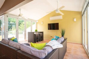 Living area - Located just steps from Rincon's most beautiful beaches and local restaurants (rincon)