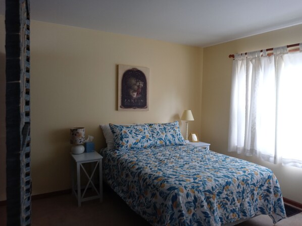 3 bedrooms, desk, iron/ironing board, free WiFi