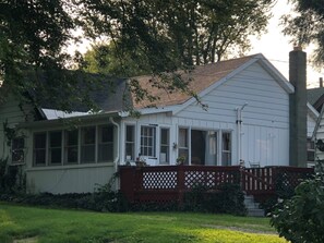 Exterior -  Lake Huron Sunrise House Retreat with Beach (Lakeport)
