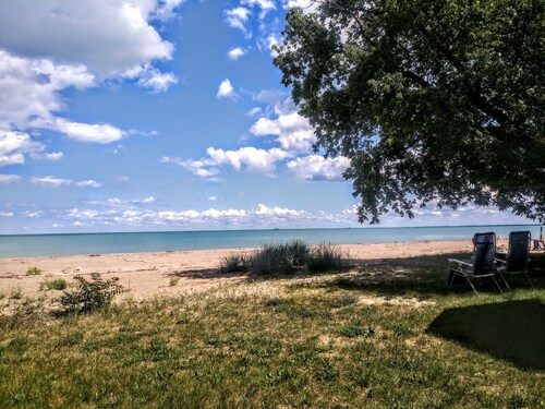  Lake Huron Sunrise House Retreat with Beach