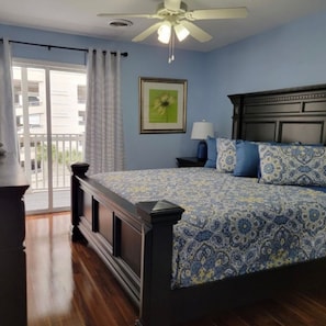 8 bedrooms, iron/ironing board, free WiFi, bed sheets
