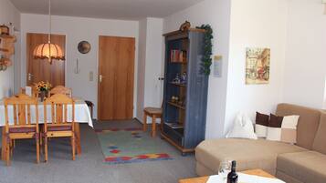 Télévision, table de tennis de table