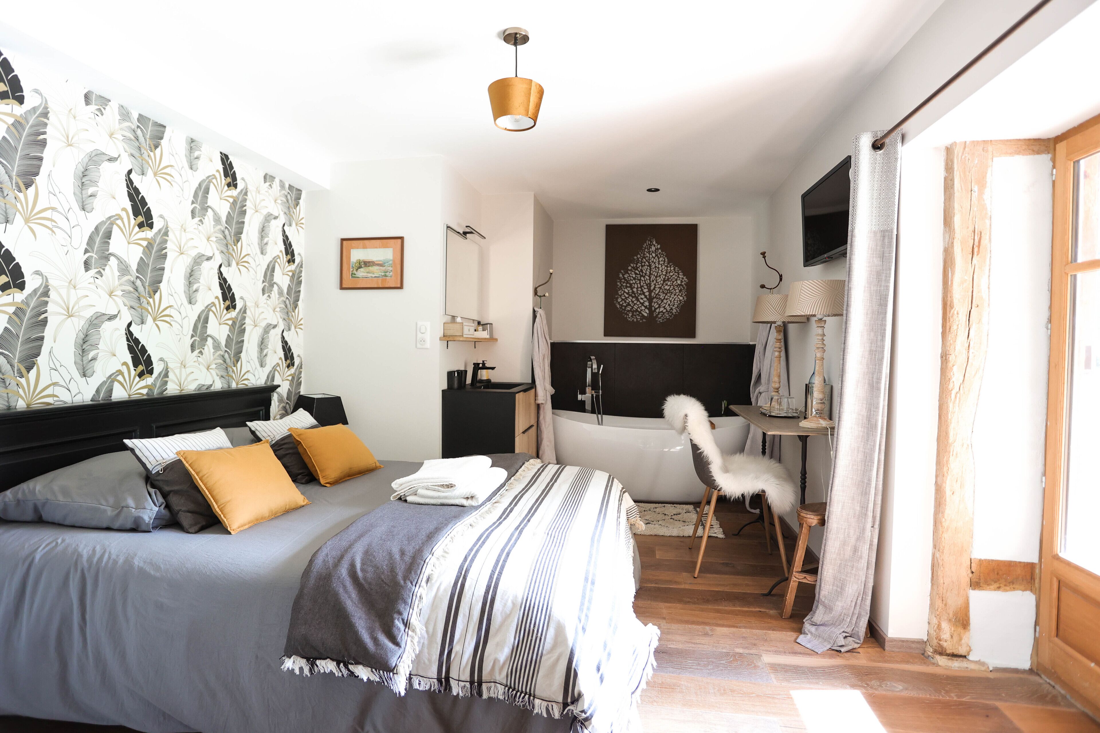 5 Schlafzimmer, Schreibtisch, Bügeleisen/Bügelbrett, kostenloses WLAN