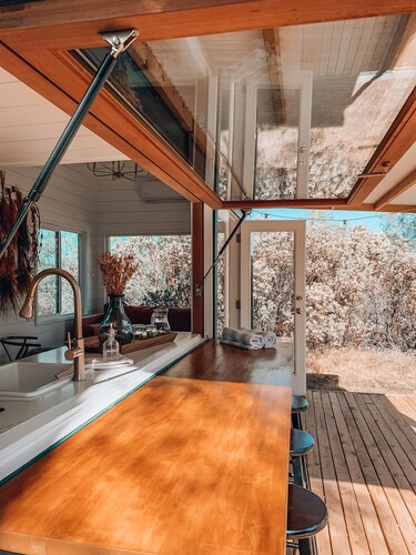 Boutique Tiny house Yosemite National Park & Bass lake w/ outdoor clawfoot tub