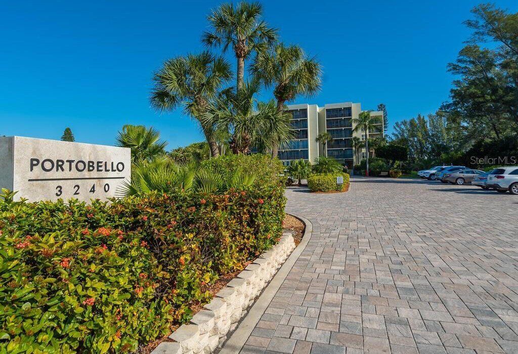 Beautiful Portobello Condo with Tennis, Heated Pool and Private Beach unit B305