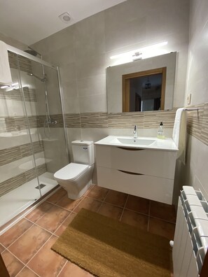 Combined shower/tub, jetted tub, hair dryer, bidet