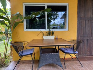 Outdoor dining - WiFi+Pool+10min 2 Surf+Nature+Private+Quiet (La Ermita)