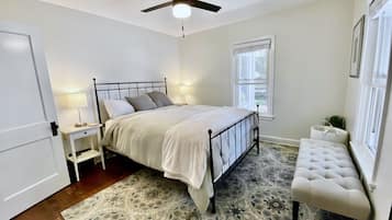 2 bedrooms, desk, iron/ironing board, free WiFi