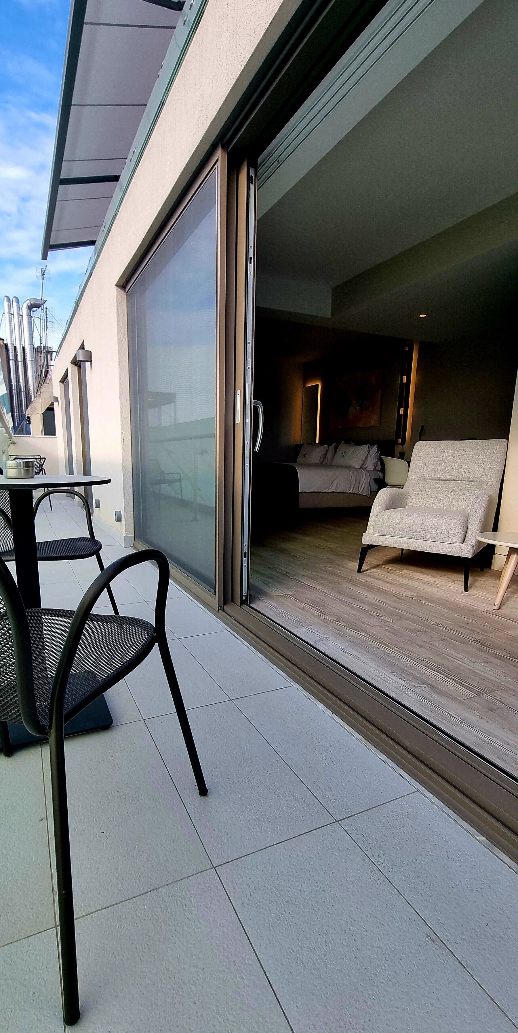 Suite (Penthouse) | Premium bedding, down comforters, pillowtop beds, minibar