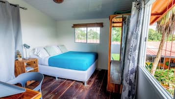 1 bedroom, desk, free WiFi, bed sheets