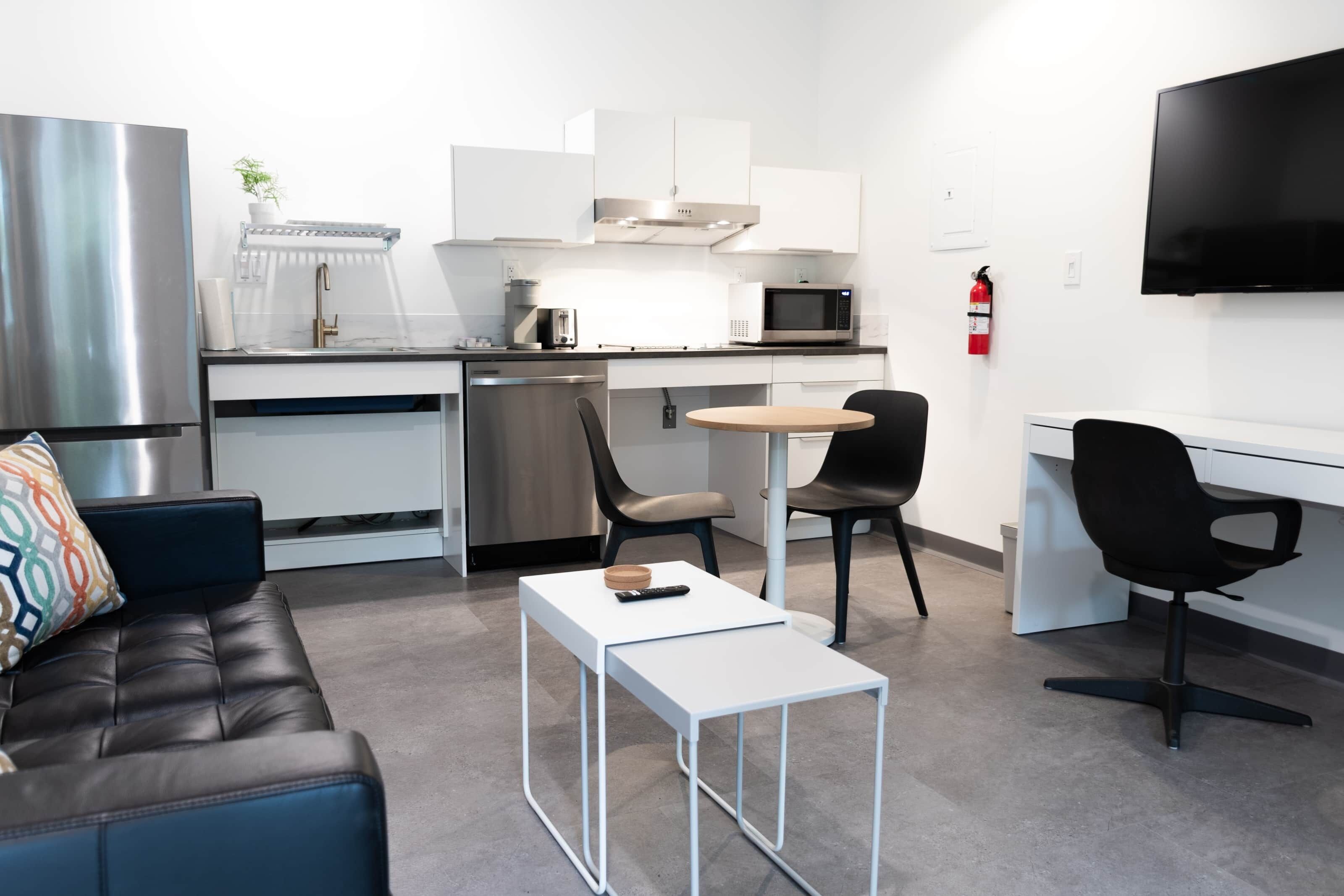 The Rosalie Suite 3, Steps from Norfolk's Hospitals