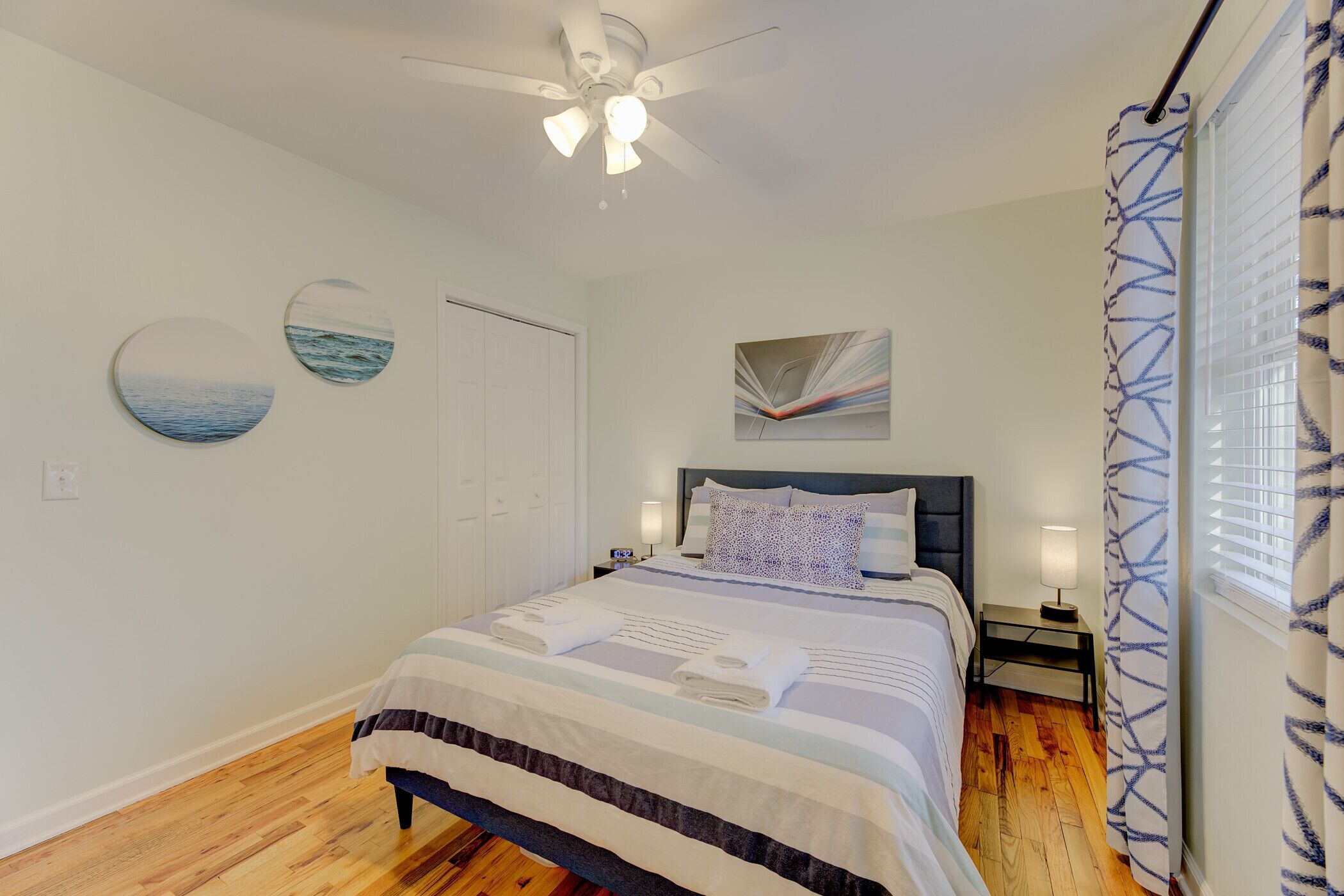 2 habitaciones, escritorio, tabla de planchar con plancha y wifi 