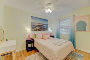 2 makuuhuonetta, työpöytä, silitysrauta/-lauta, Wi-Fi