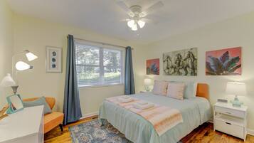 2 soverom, skrivebord, strykejern/-brett og wi-fi