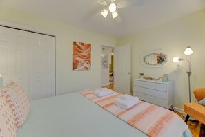 2 bedrooms, desk, iron/ironing board, WiFi