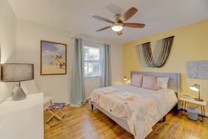 2 Schlafzimmer, Schreibtisch, Bügeleisen/Bügelbrett, WLAN