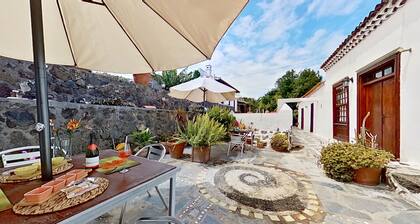 Beautiful House With Access to Pool, Tenerife, ES