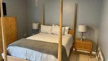 2 slaapkamers, een strijkplank/strijkijzer, gratis wifi, beddengoed