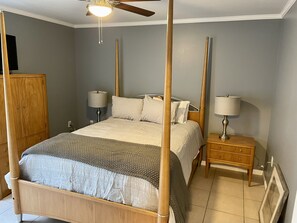 2 bedrooms, iron/ironing board, free WiFi, bed sheets