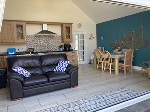 Cottage | Living area - Awel Deg (Newport)