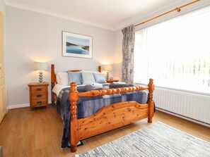 Cottage | 3 bedrooms, individually decorated, individually furnished, free WiFi - Awel Deg, Newport (Newport)