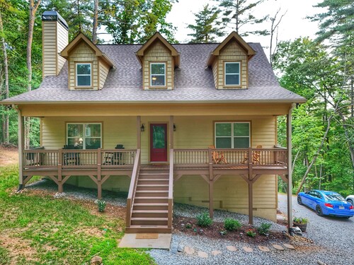 Secluded Creekside Cabin Heart of Dahlonega Wine, Weddings, and Adventure