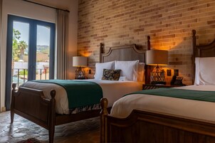 Deluxe Δίκλινο Δωμάτιο (Double) | Σεντόνια από αιγυπτιακό βαμβάκι, κλινοσκεπάσματα υψηλής ποιότητας 