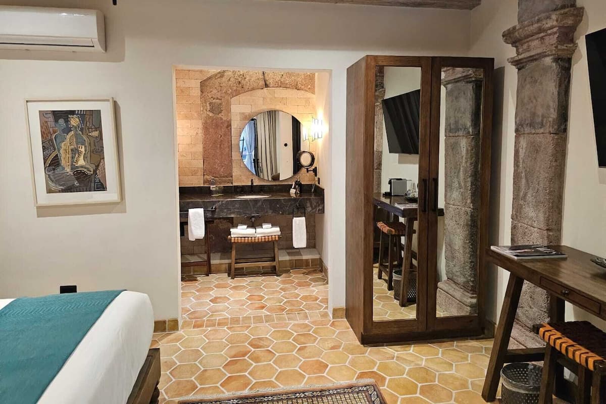 Habitación estándar | Sábanas de algodón egipcio, ropa de cama de alta calidad y edredón