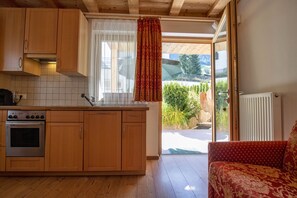 Frigorifero, forno, macchina per tè/caffè, pentole/stoviglie/utensili