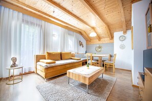 TV - Apartments Culac 164D (Santa Cristina Valgardena)