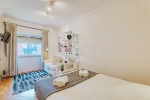 1 bedroom, iron/ironing board, travel cot, free WiFi - Freedom - Lisbon (Lisboa)