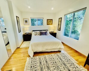 2 bedrooms, desk, iron/ironing board, free WiFi