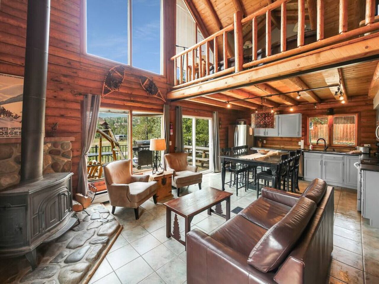 Smart-TV, peis og bøker