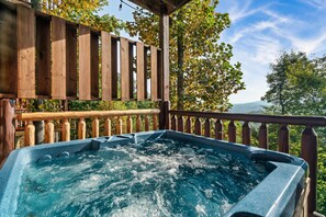Bañera de hidromasaje al aire libre