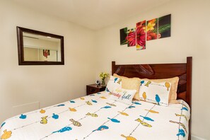 2 makuuhuonetta, memory foam -patjalliset sängyt, pimennysverhot