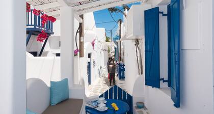 Private Cycladic Room in the heart of Mykonos Town