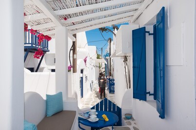 Private Cycladic Room in the heart of Mykonos Town