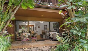 Outdoor dining - KOA RESORT - LUXURY 2BD GRD FL NEAR POOL-PERFECT FOR FAMILIES - FREE INSURANCE (Kihei)