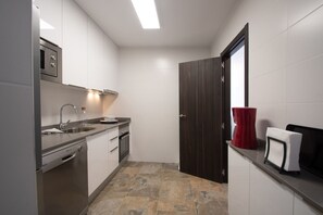 Fridge, microwave, oven, dishwasher