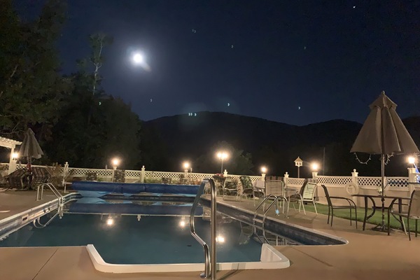 Piscina all'aperto, una piscina riscaldata
