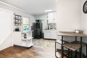 Microwave, oven, stovetop, coffee/tea maker