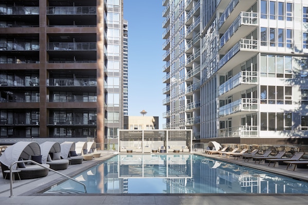 Indoor pool, outdoor pool, open open 24 hours a day, free pool cabanas