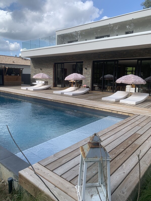 Outdoor pool, a heated pool