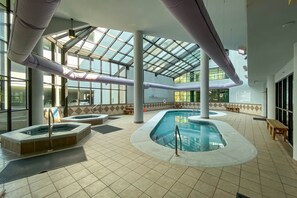Piscine intérieure, piscine chauffée