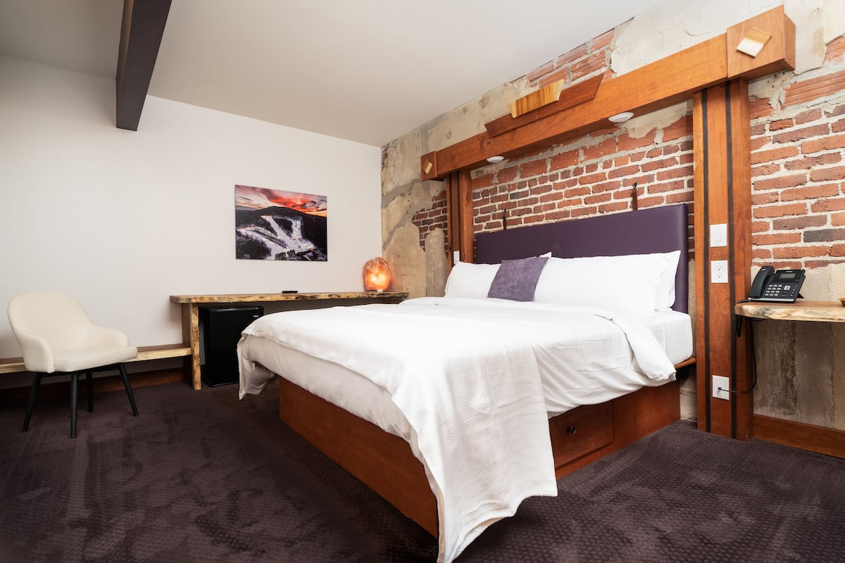 Roupas de cama premium, edredons de pluma, cortinas blackout