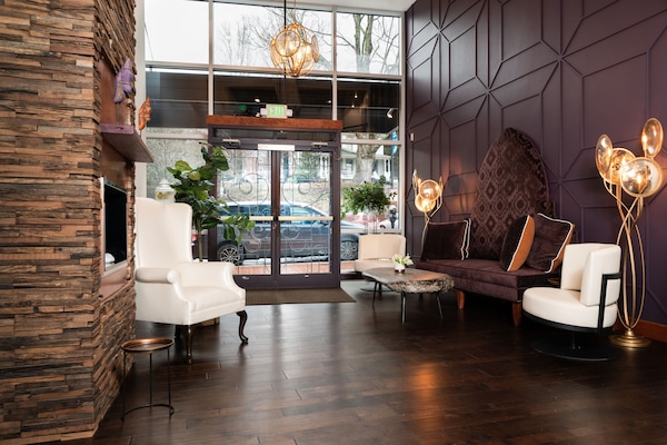 Coin salon dans le hall