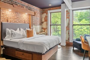 Premium Room, 1 King Bed | Premium bedding, down comforters, blackout drapes